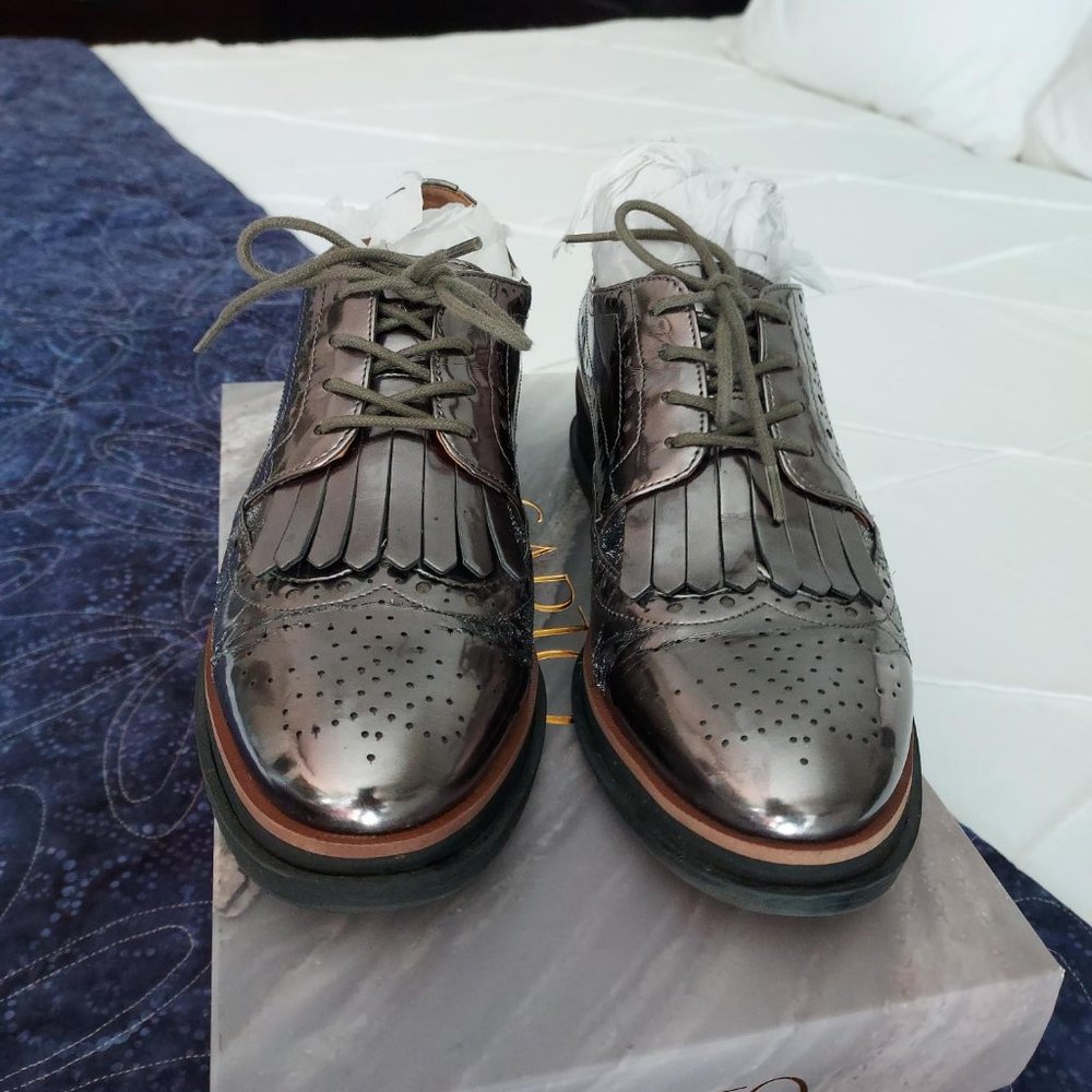 Gently worn Franco Sarto Gunmetal Autumn oxfords, 7.5 - Picture 3 of 10